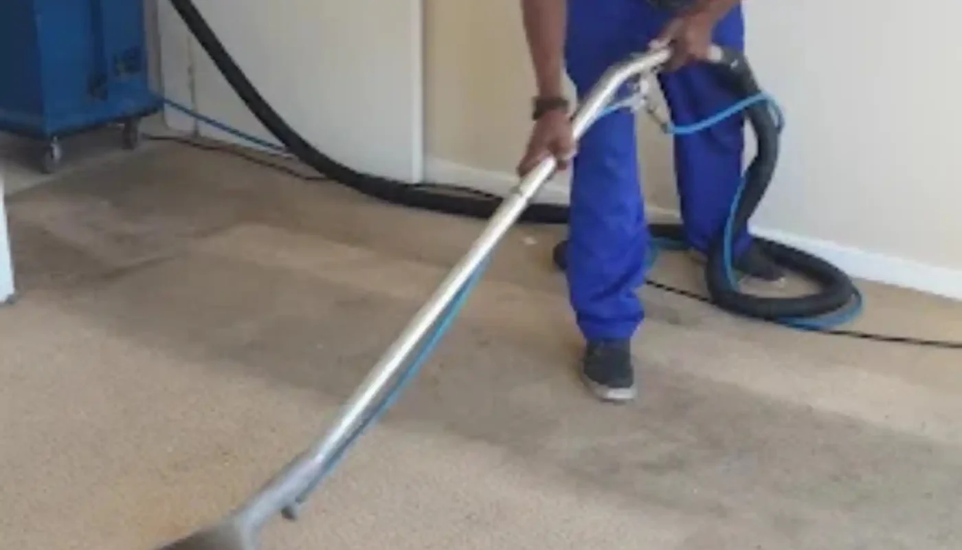 Fitted carpet professionally cleaned in a Cape Town bedroom (25)